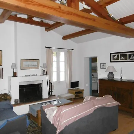 6 Pers A Avec Acces Direct A La - Animaux Bienvenus - Fr-1-823-51 Holiday home